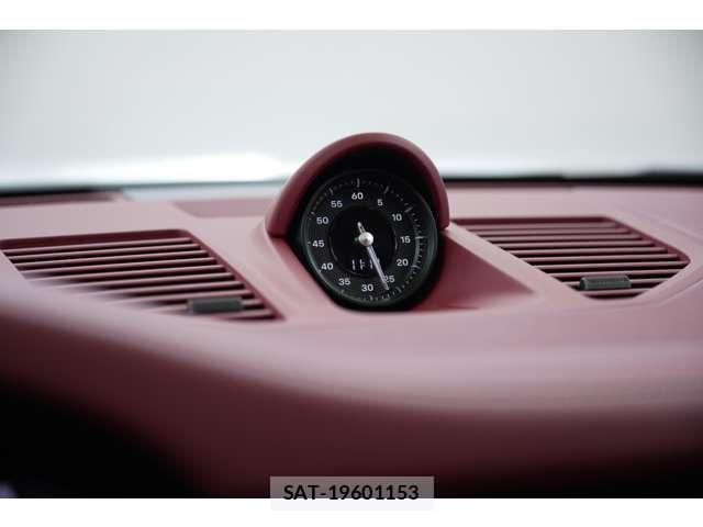 Porsche 911 2024-08 6911140-7