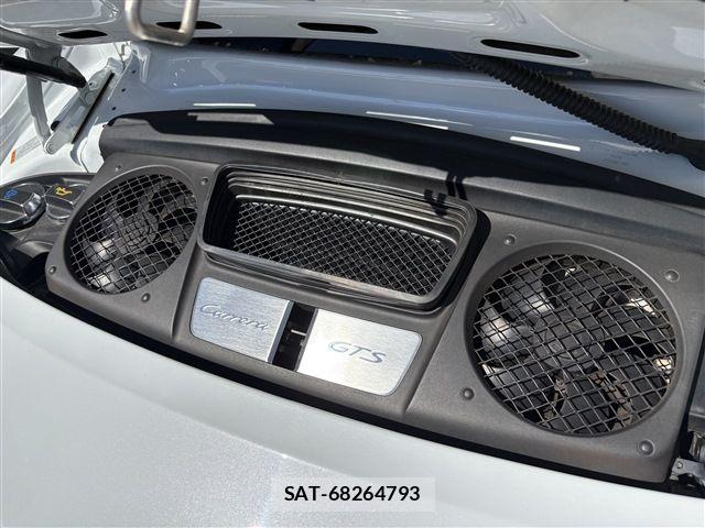 Porsche 911 2015-01 7060214-25