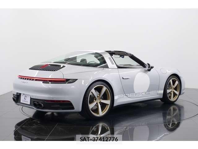 Porsche 911 2024-11 7223540-2