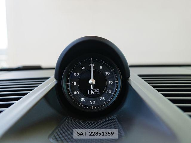 Porsche 911 2026-02 7250361-14