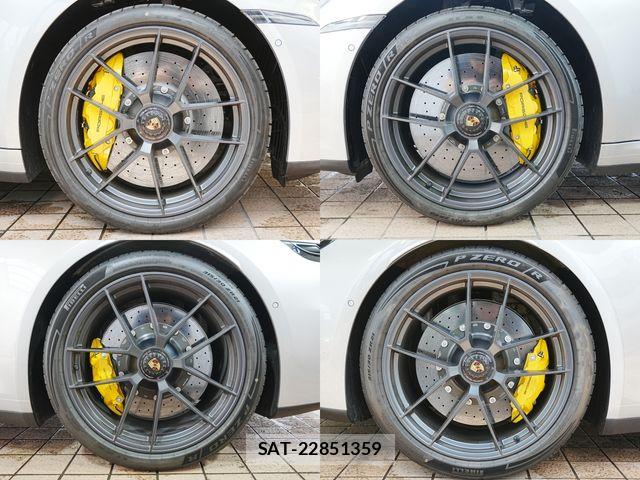 Porsche 911 2026-02 7250361-8