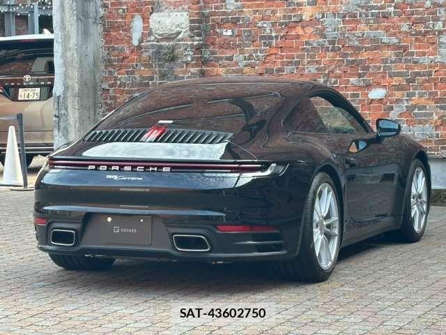 Porsche 911 2021-04 7251912-9