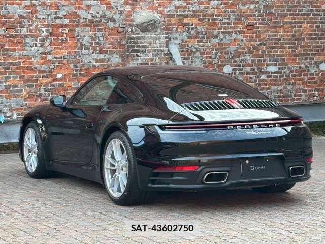 Porsche 911 2021-04 7251912-11