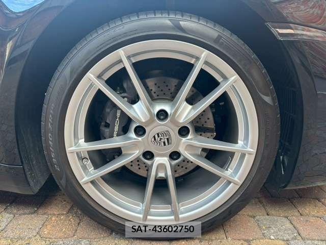 Porsche 911 2021-04 7251912-14