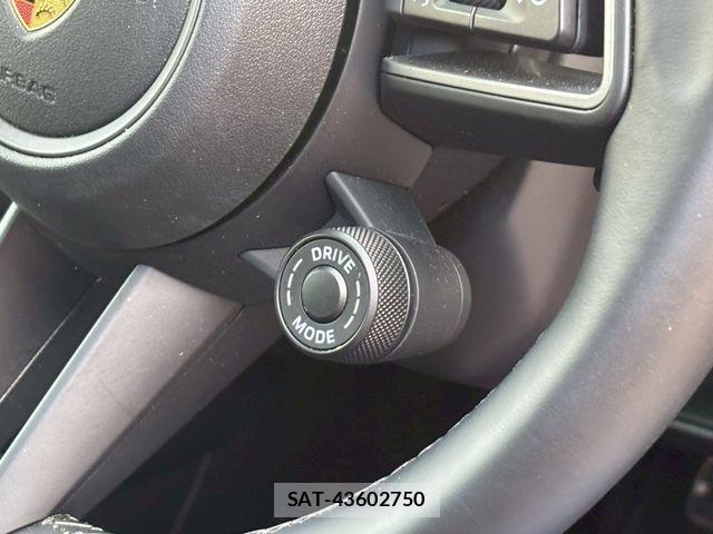 Porsche 911 2021-04 7251912-19