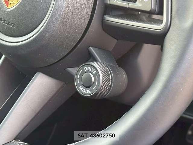 Porsche 911 2021-04 7251912-2