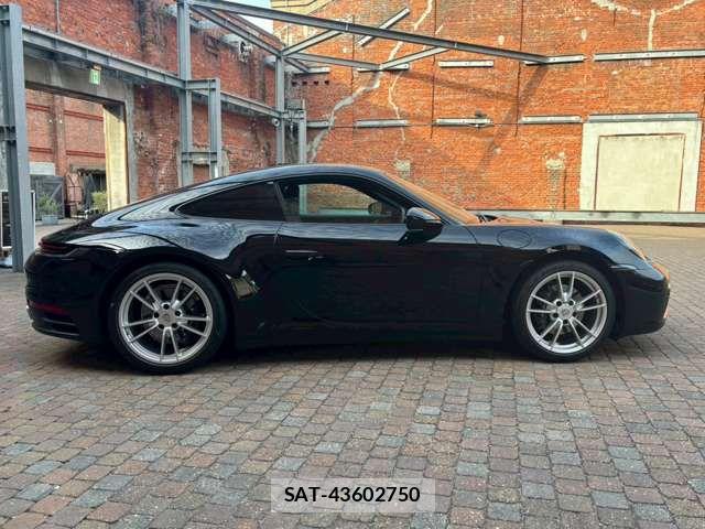Porsche 911 2021-04 7251912-8