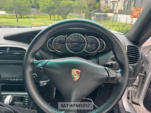 Porsche 911 2005-05 7272707-9