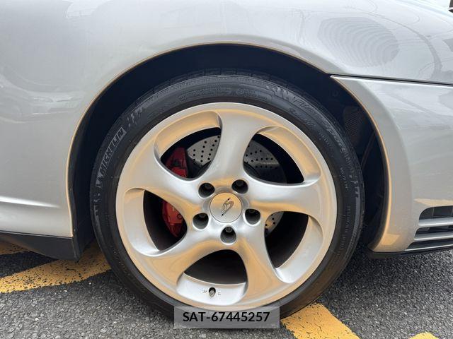 Porsche 911 2005-05 7272707-25