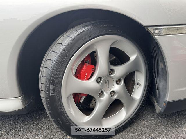 Porsche 911 2005-05 7272707-27