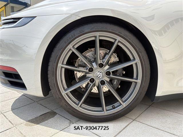 Porsche 911 2023-12 7272702-10