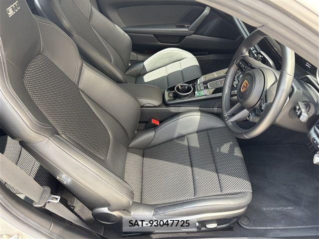 Porsche 911 2023-12 7272702-14