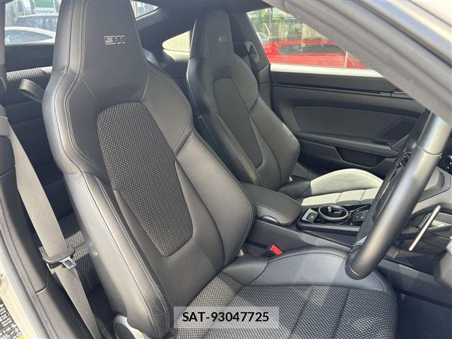 Porsche 911 2023-12 7272702-17