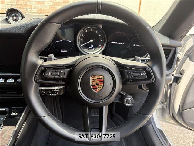 Porsche 911 2023-12 7272702-18