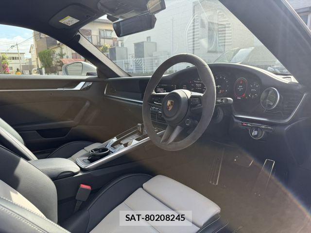 Porsche 911 2020-06 7329343-14