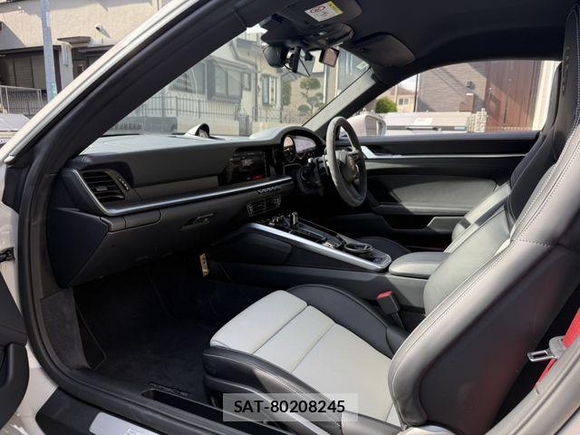 Porsche 911 2020-06 7329343-16