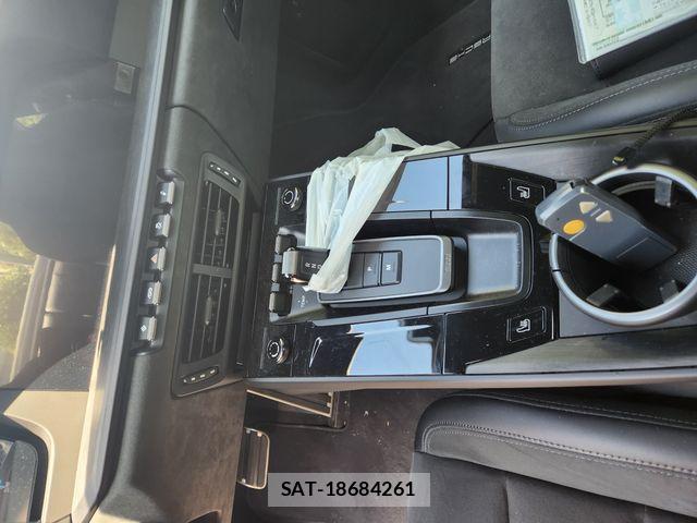 Porsche 911 2025-04 7329338-13