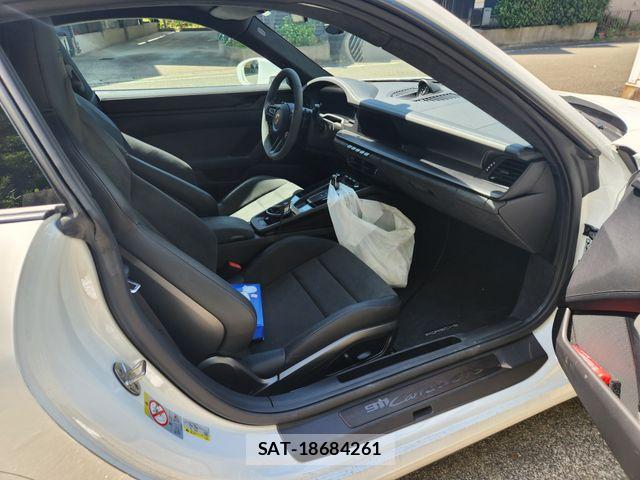 Porsche 911 2025-04 7329338-14
