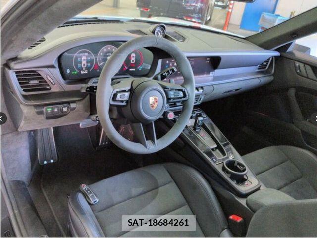 Porsche 911 2025-04 7329338-4