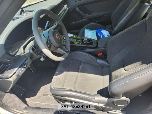 Porsche 911 2025-04 7329338-5