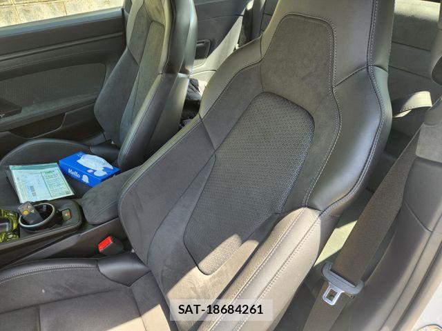 Porsche 911 2025-04 7329338-6