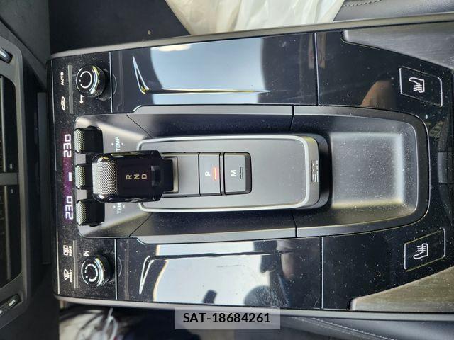 Porsche 911 2025-04 7329338-8