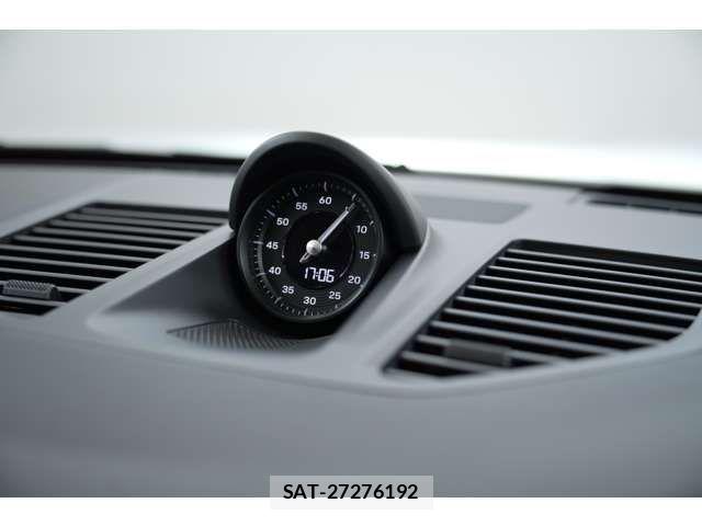 Porsche 911 2025-08 7359296-8