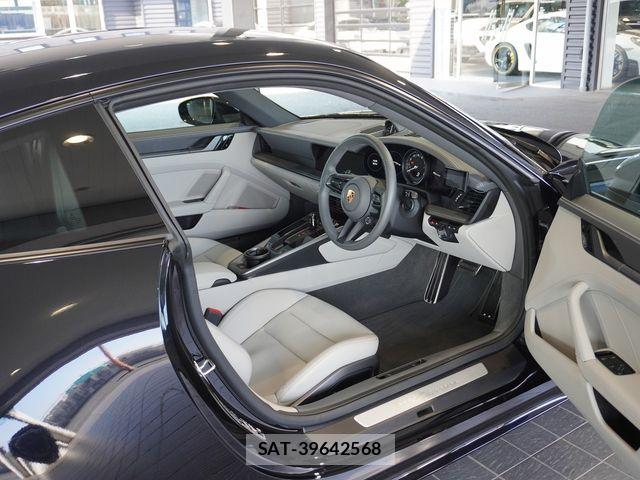 Porsche 911 2021-04 7393536-12