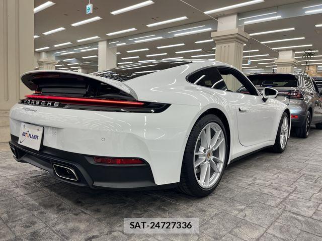 Porsche 911 2025-03 7456762-10