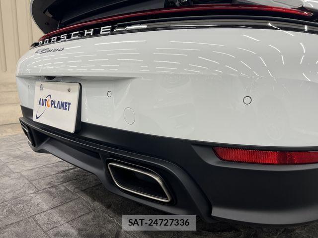 Porsche 911 2025-03 7456762-12