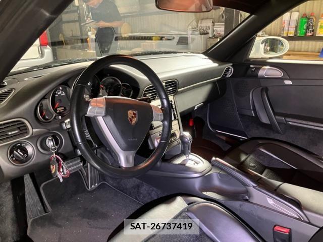 Porsche 911 2004-12 7456772-10