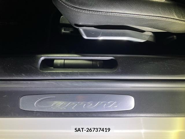 Porsche 911 2004-12 7456772-11