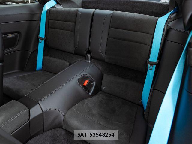 Porsche 911 2025-04 7502228-27