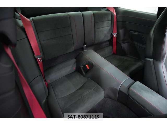 Porsche 911 2023-08 7509686-9