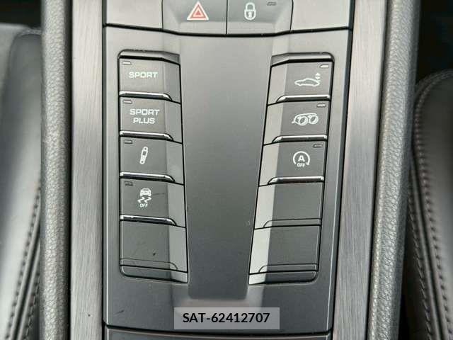 Porsche 911 2015-12 7502229-11