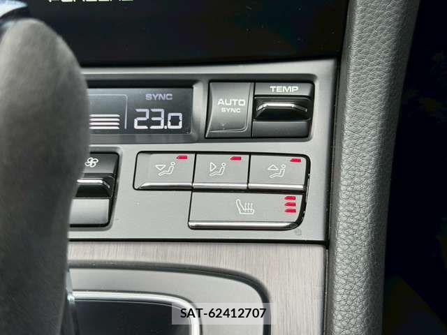 Porsche 911 2015-12 7502229-12