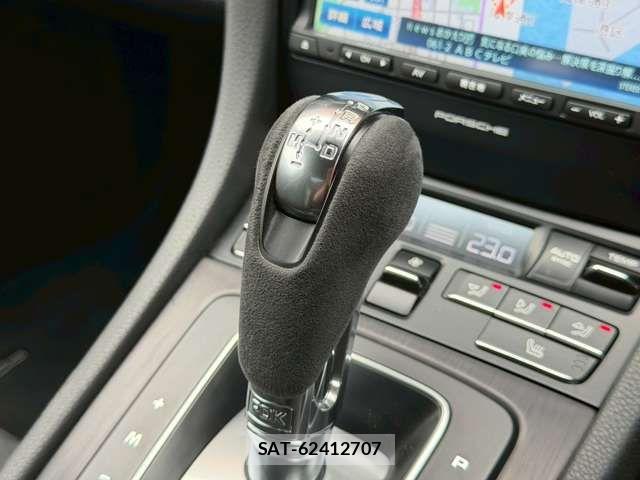 Porsche 911 2015-12 7502229-13