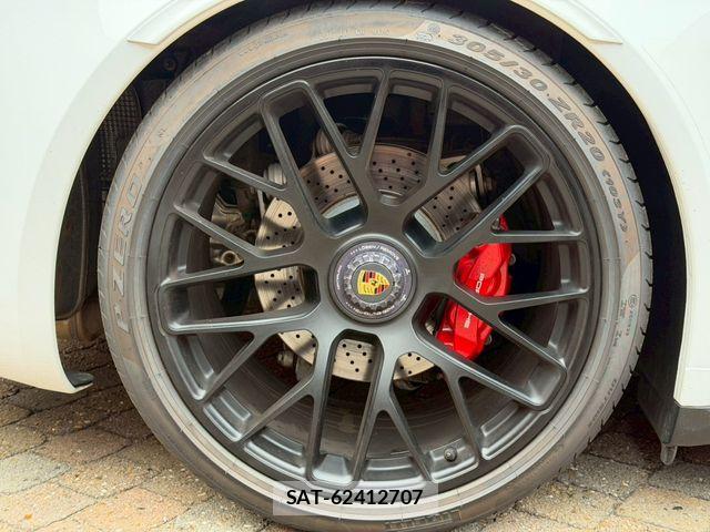 Porsche 911 2015-12 7502229-26