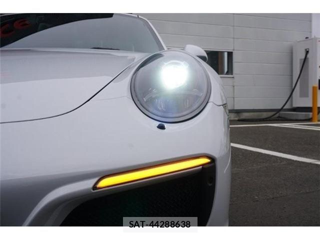 Porsche 911 2019-06 7502230-11