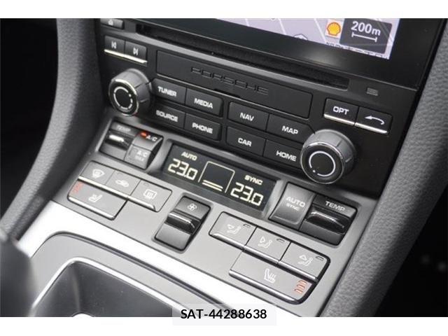 Porsche 911 2019-06 7502230-25