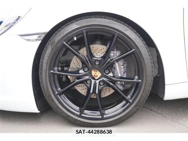 Porsche 911 2019-06 7502230-7