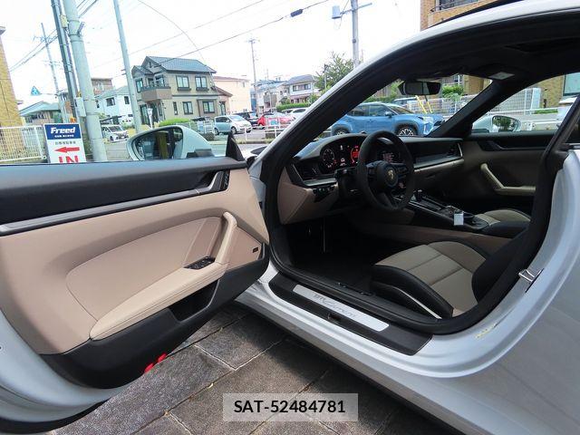 Porsche 911 2025-03 7727198-19