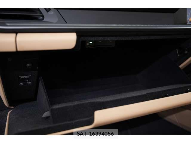 Porsche 911 2019-08 7788209-1
