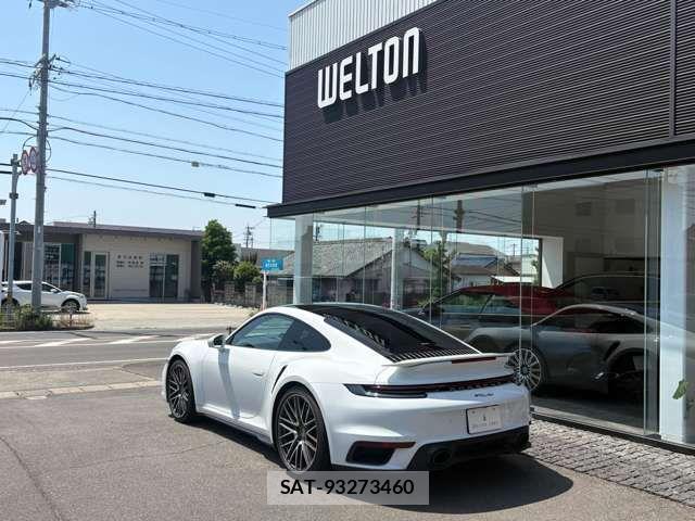Porsche 911 2021-06 7878769-1
