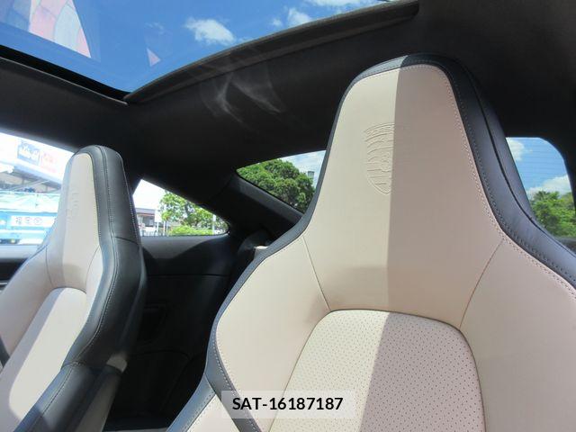 Porsche 911 2025-02 7980585-14