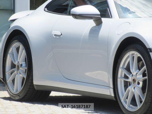 Porsche 911 2025-02 7980585-6