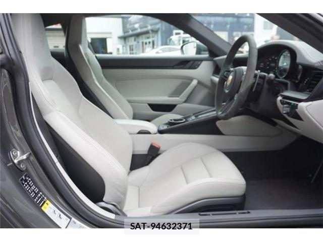 Porsche 911 2022-12 8037599-16