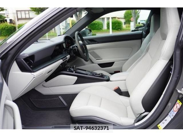 Porsche 911 2022-12 8037599-17