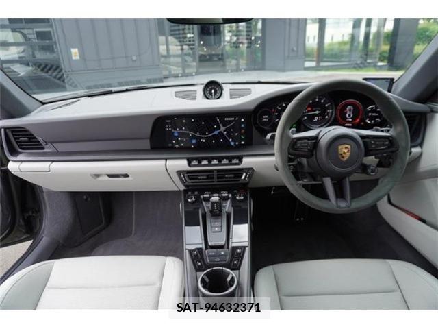 Porsche 911 2022-12 8037599-1