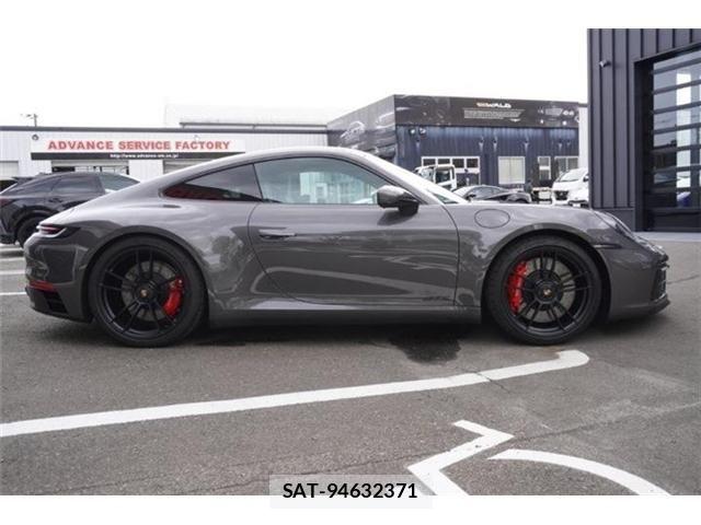 Porsche 911 2022-12 8037599-23